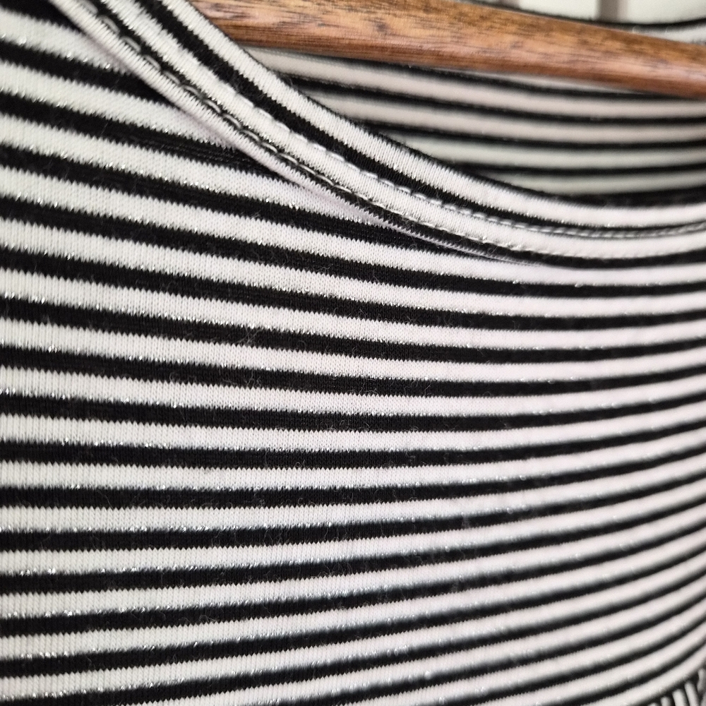 2 Striped Short Sleeve Tops Black and Red Sz S - Picture 2 of 4